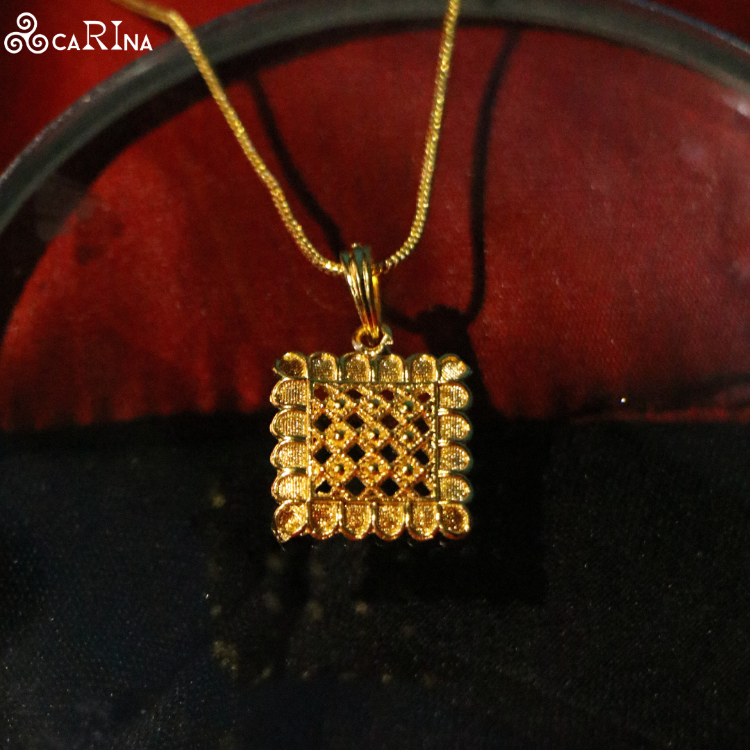 Royal Lattice Pendant