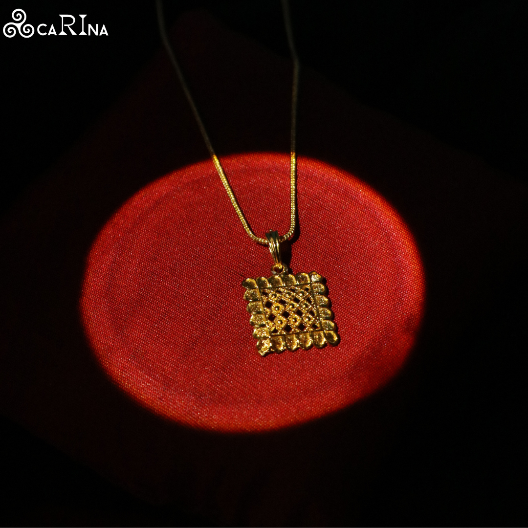 Royal Lattice Pendant