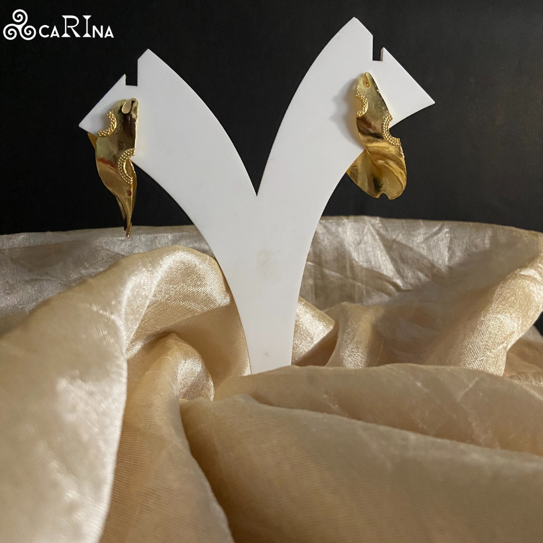 Italian Oro Wave Hoop Earrings