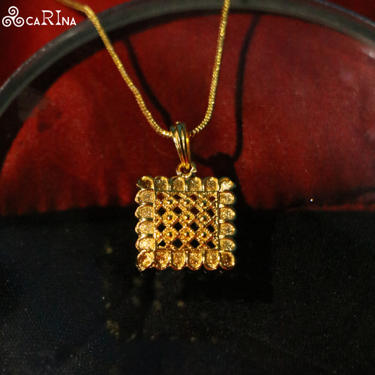 Royal Lattice Pendant